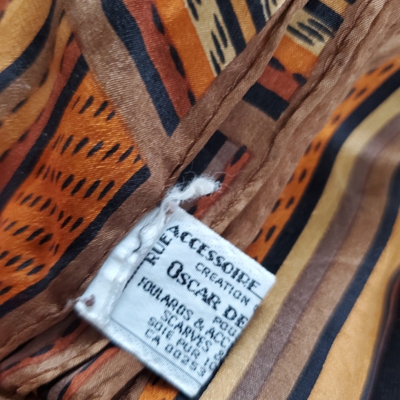 Oscar de la Renta Silk Scarf - Picture 5 of 6